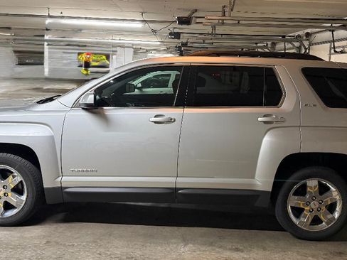 Used 2012 GMC Terrain SLE AWD/4WD image 10