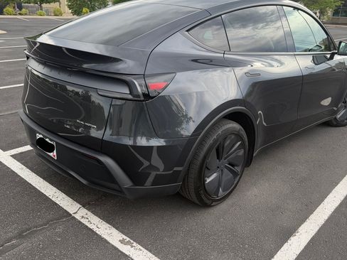 Used 2026 Tesla Model Y Long Range AWD/4WD image 6