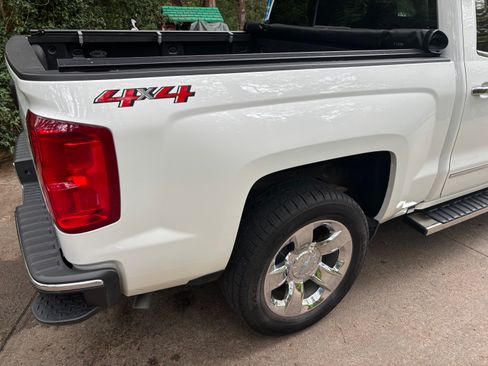 Used 2018 Chevrolet Silverado 1500 LTZ w/ Sport Package AWD/4WD image 9