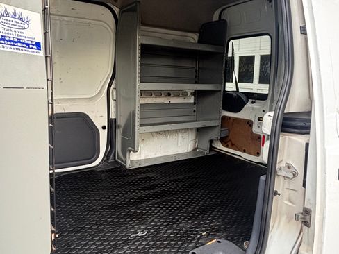 Used 2010 Ford Transit Connect XLT image 5