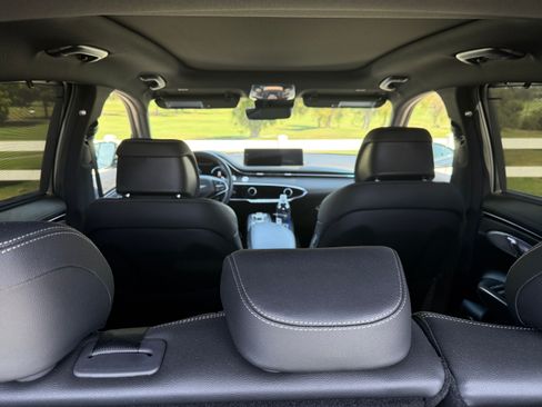 Used 2023 Genesis GV70 2.5T w/ Sport Prestige Package image 10