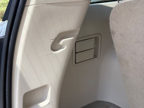 Used 2022 GMC Acadia Denali w/ Denali Ultimate Package FWD image 27