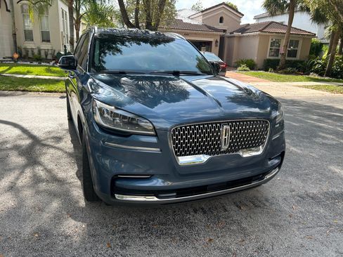 Used 2020 Lincoln Aviator 2WD image 2
