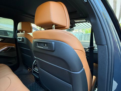 Used 2022 BMW X6 M50i image 22