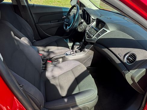 Used 2014 Chevrolet Cruze LT image 9