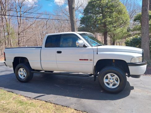 Used 1997 Dodge Ram 1500 Truck 4x4 Club Cab image 5