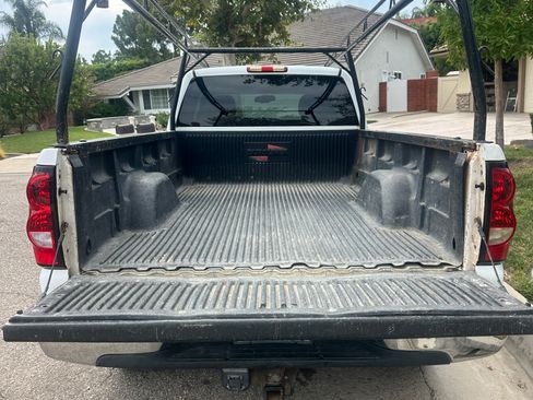 Used 2004 Chevrolet Silverado 2500 LS w/ Heavy-Duty Power Package RWD image 10