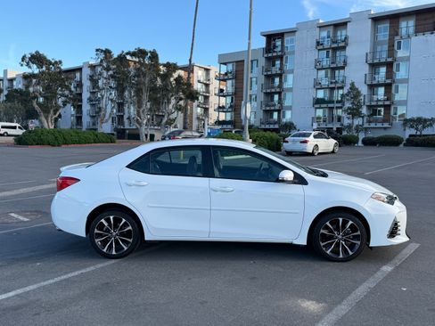 Used 2018 Toyota Corolla SE w/ Carpet Mat Package (TMS) image 10