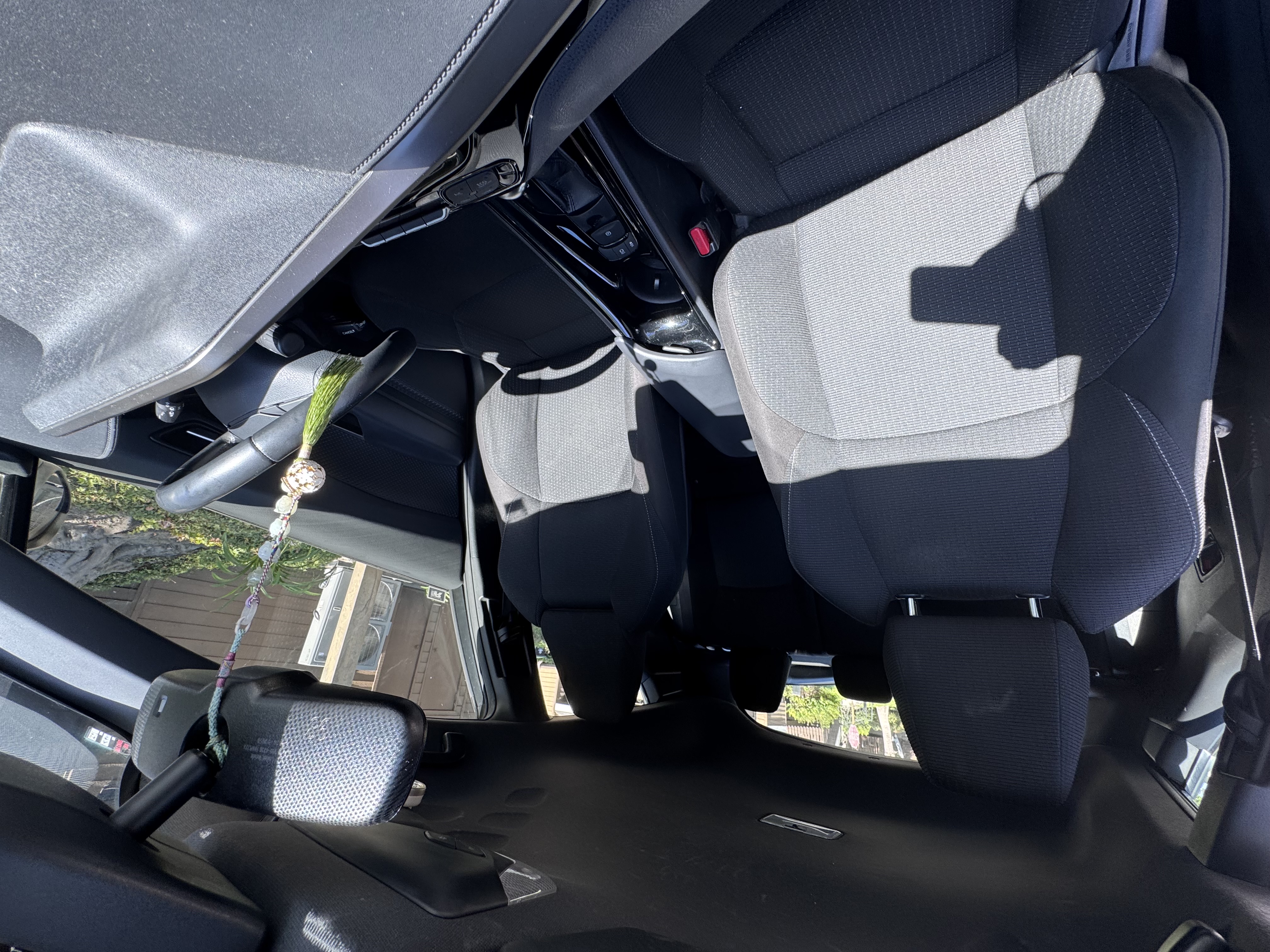 Used 2019 Toyota C-HR XLE FWD image 15