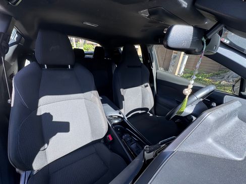 Used 2019 Toyota C-HR XLE FWD image 15