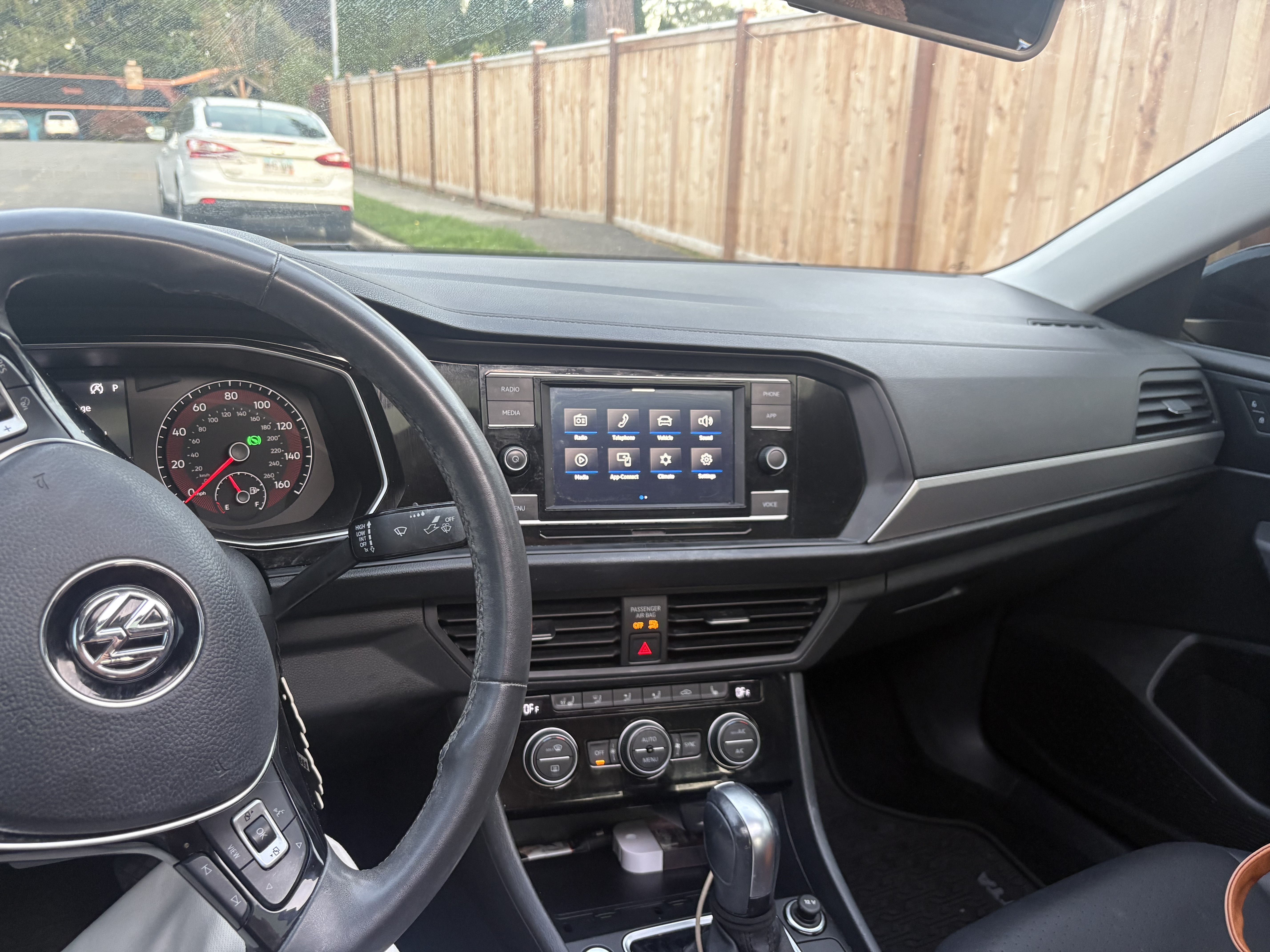 Used 2020 Volkswagen Jetta SE FWD image 2