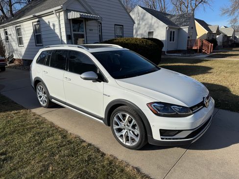 Used 2019 Volkswagen Golf Alltrack SEL image 5