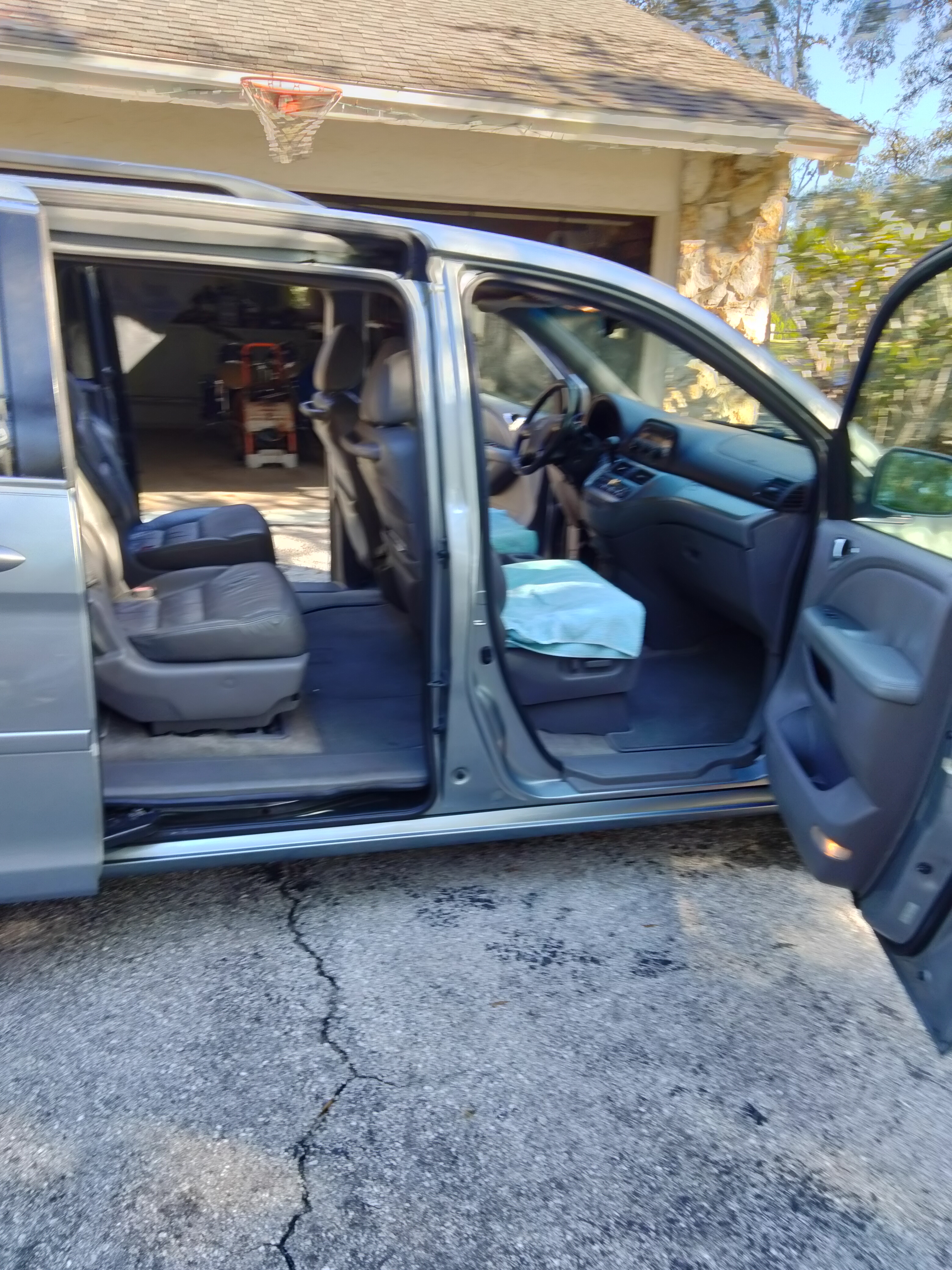 Used 2010 Honda Odyssey EX-L image 11