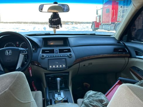 Used 2011 Honda Accord EX image 6