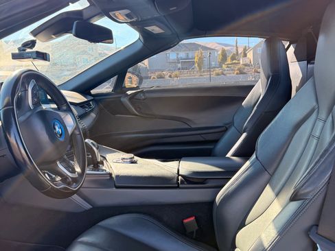 Used 2019 BMW i8 Roadster image 12