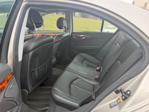 Used 2006 Mercedes-Benz E 350 4MATIC Sedan image 12