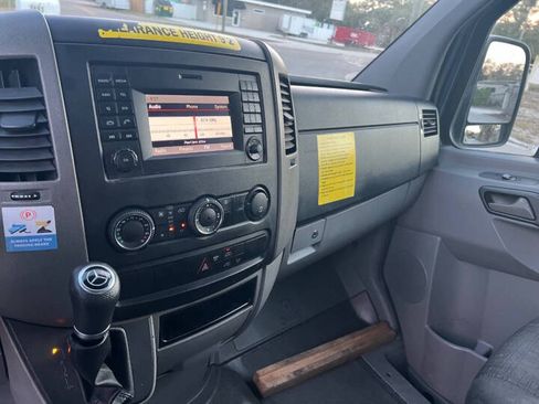 Used 2018 Mercedes-Benz Sprinter 2500 image 17