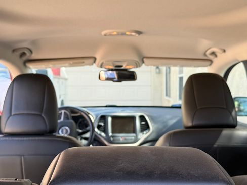 Used 2016 Jeep Cherokee Limited FWD image 16