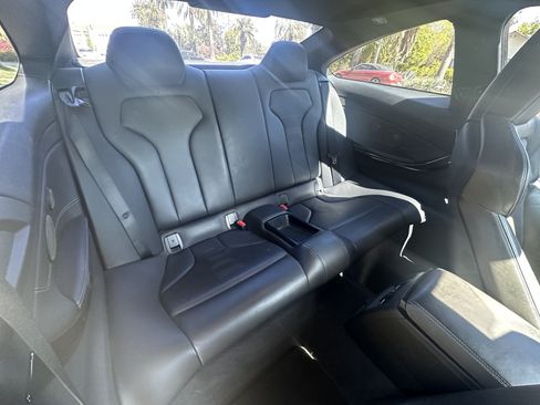 Used 2018 BMW M4 Coupe image 9