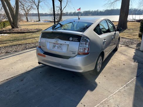 Used 2007 Toyota Prius Touring image 2