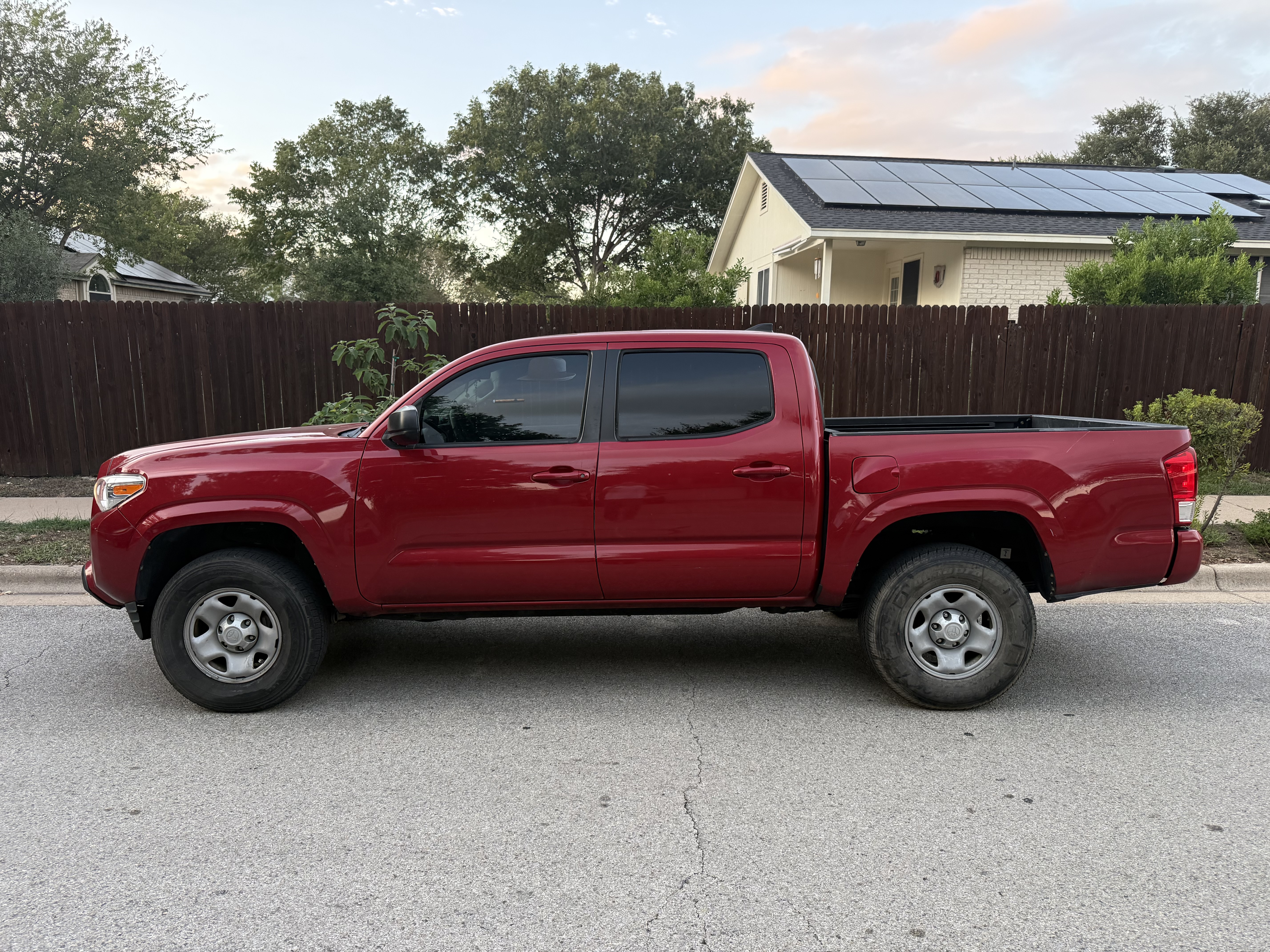Used 2017 Toyota Tacoma SR w/ SR Convenience Package RWD image 1