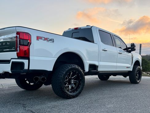 Used 2024 Ford F250 Platinum image 10