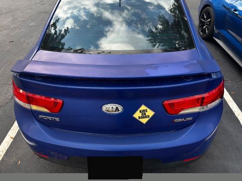 Used 2011 Kia Forte Koup SX FWD image 5