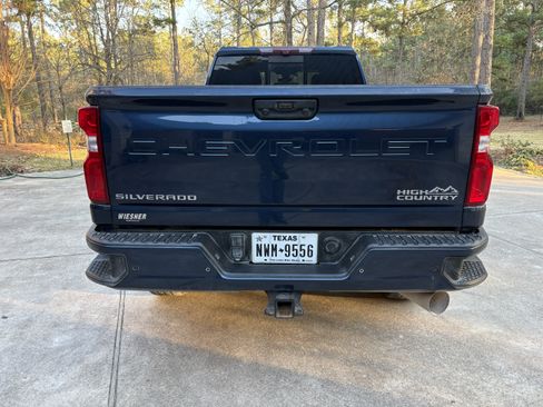 Used 2021 Chevrolet Silverado 3500 High Country w/ Z71 Off-Road Package image 4