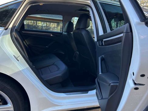 Used 2018 Volkswagen Passat 2.0T SE image 14