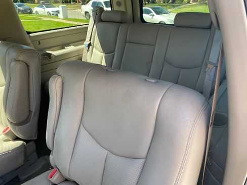 Used 2006 Cadillac Escalade ESV AWD image 17