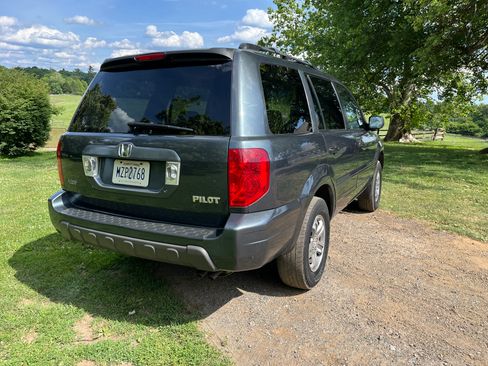 Used 2004 Honda Pilot EX image 10