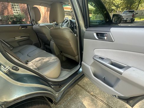 Used 2010 Subaru Forester 2.5X Limited AWD/4WD image 13