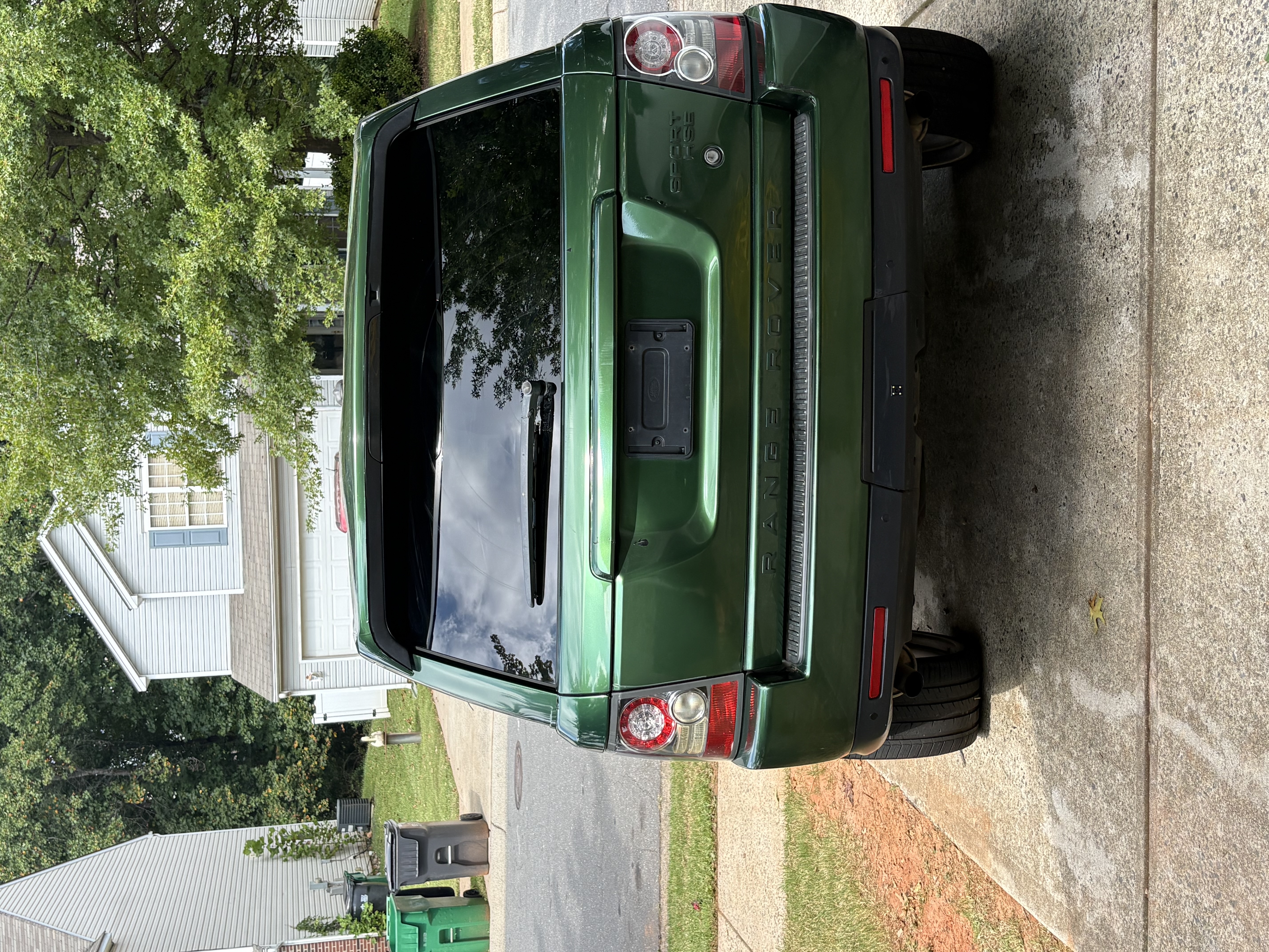 Used 2011 Land Rover Range Rover Sport HSE AWD/4WD image 9