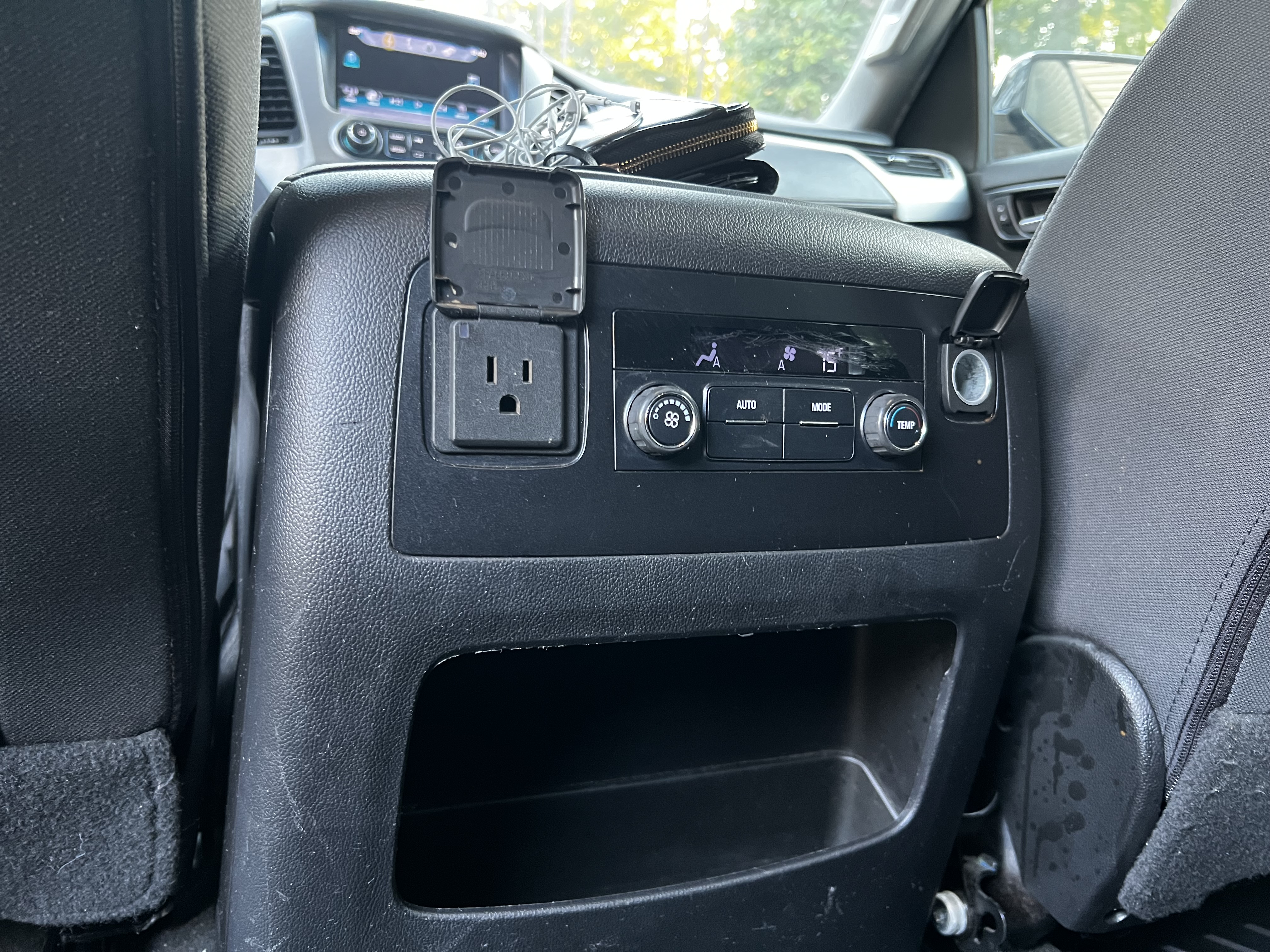 Used 2019 GMC Yukon SLE w/ Convenience Package AWD/4WD image 14
