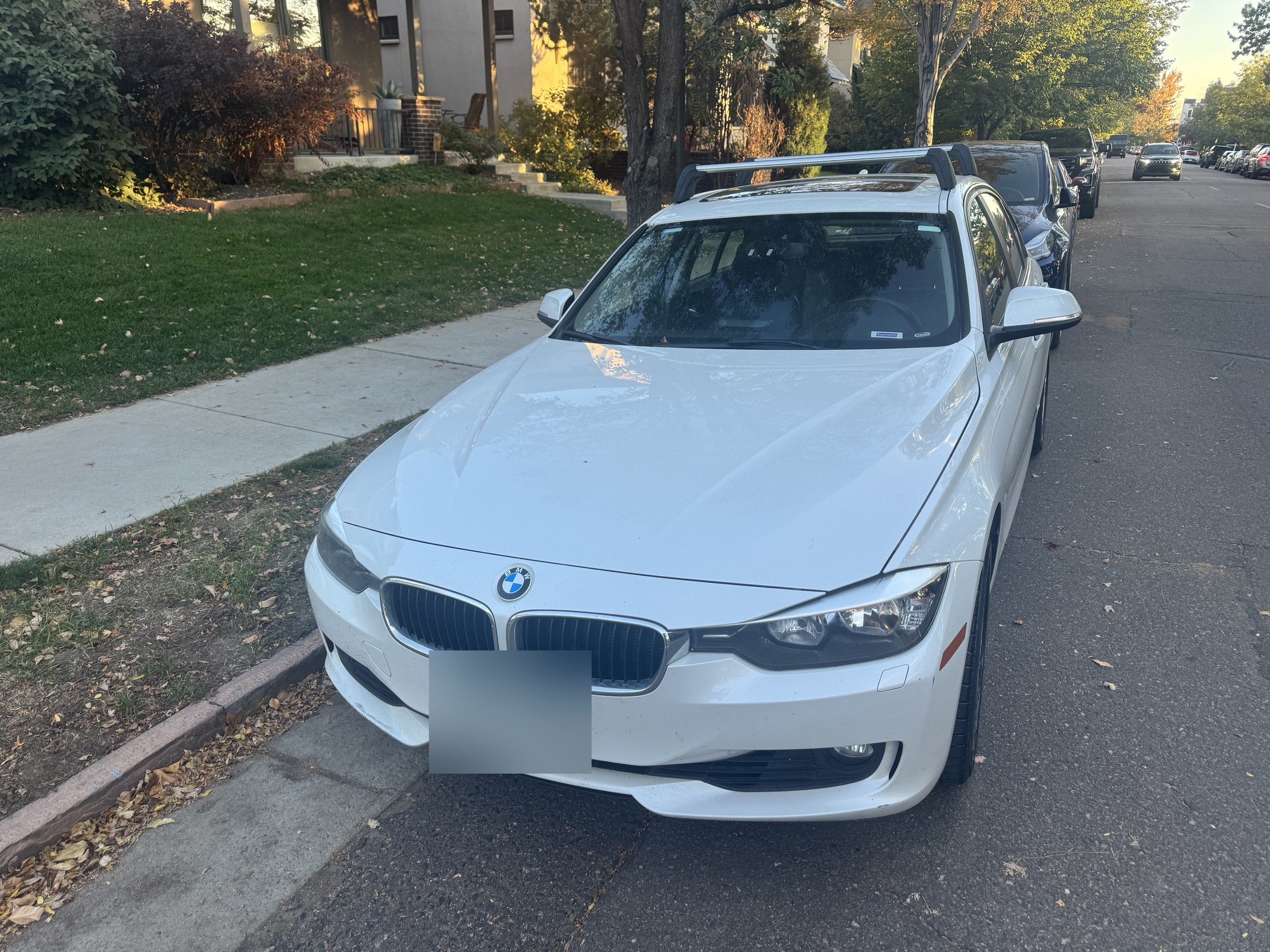 Used 2013 BMW 328i xDrive Sedan AWD/4WD image 2