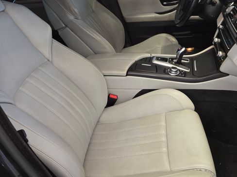 Used 2013 BMW M5 Sedan 4D image 6