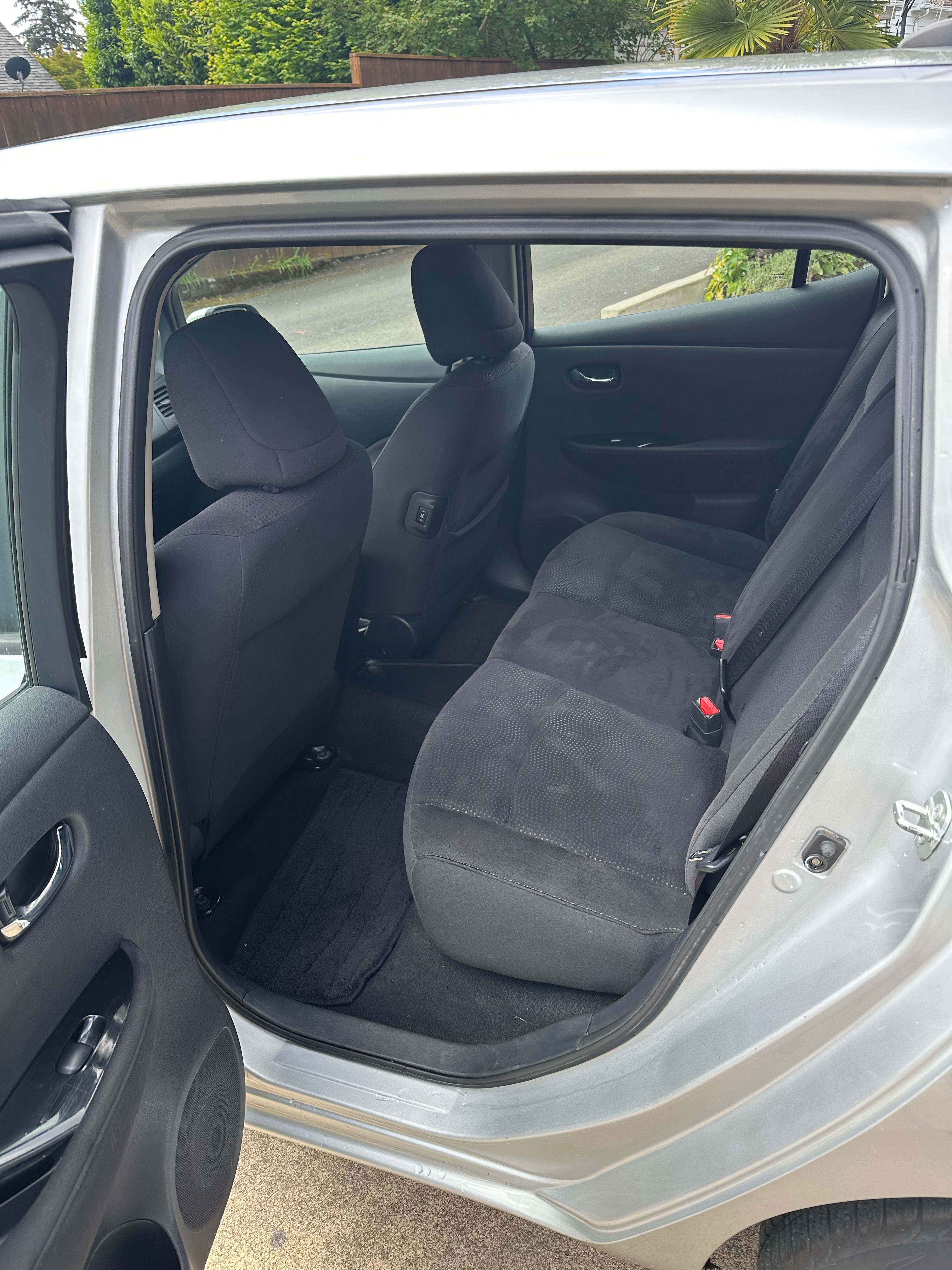 Used 2013 Nissan Leaf SV w/ LED & Quick Charge Pkg FWD image 23