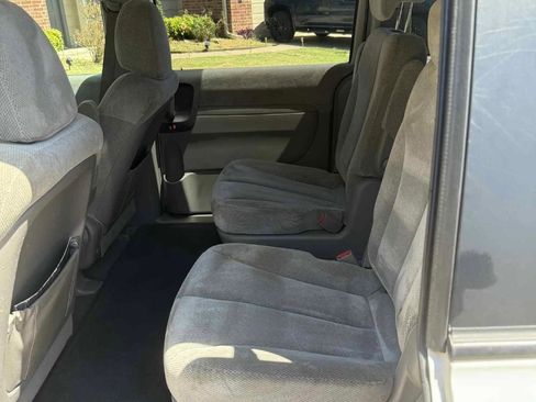 Used 2007 Kia Sedona EX image 2