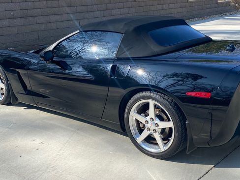 Used 2005 Chevrolet Corvette Convertible w/ Preferred Equipment Group image 2