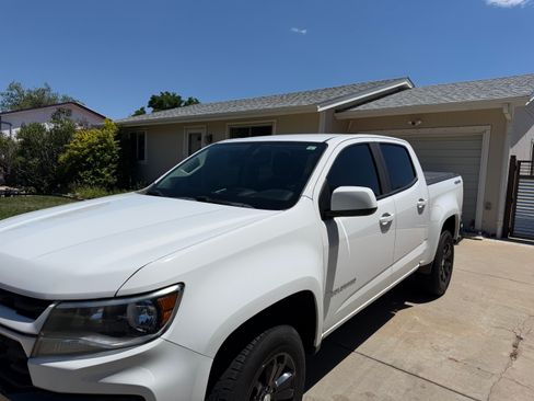 Used 2021 Chevrolet Colorado LT AWD/4WD image 5