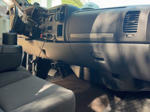 Used 2013 Chevrolet Silverado 1500 LT w/ All-Star Edition AWD/4WD image 5
