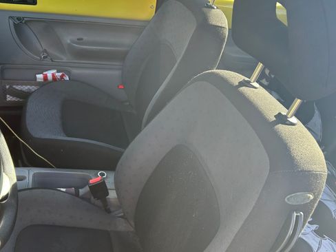 Used 1999 Volkswagen Beetle GLS FWD image 6