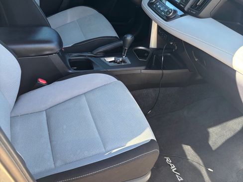 Used 2018 Toyota RAV4 XLE image 8