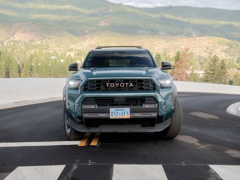 Used 2025 Toyota 4Runner TRD Off-Road Premium w/ Tow Technology Package AWD/4WD image 6