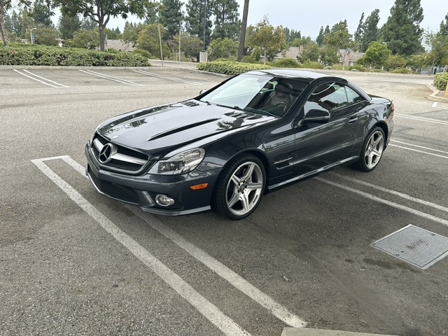 Used 2011 Mercedes-Benz SL 550 image 8