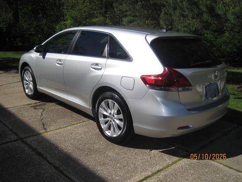 Used 2013 Toyota Venza LE w/ LE Convenience Pkg FWD image 5
