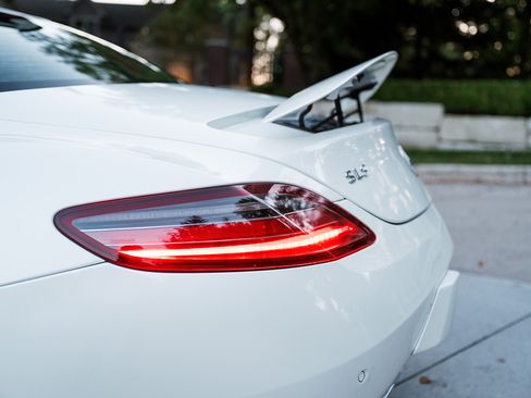 Used 2012 Mercedes-Benz SLS AMG Coupe image 23