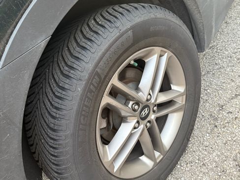 Used 2017 Hyundai Santa Fe Sport AWD/4WD image 22