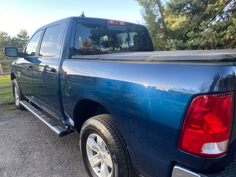Used 2019 RAM 1500 Classic SLT w/ Luxury Group image 2