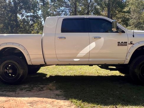 Used 2014 RAM 2500 Limited image 9